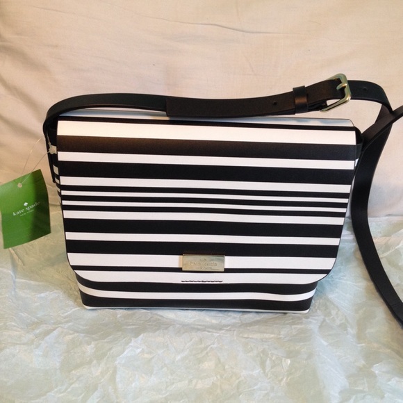 kate spade Handbags - Kate spade crossbody bag